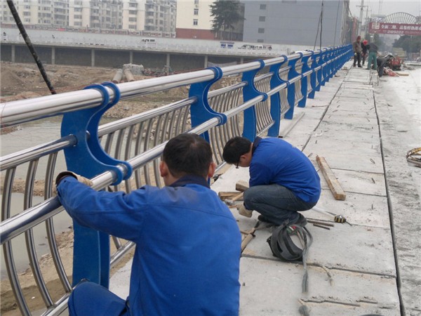 宁波不锈钢桥梁护栏除锈维护的重要性及其方法