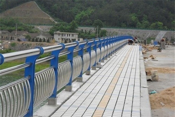 宁波不锈钢桥梁灯光护栏