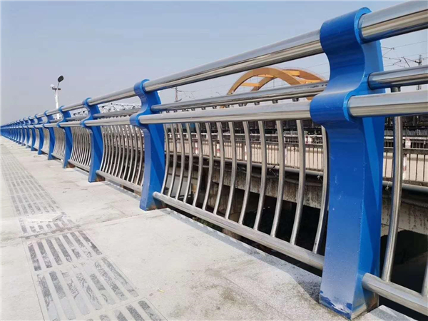 宁波304不锈钢复合管护栏的生产工艺揭秘